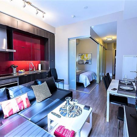 Upscale Suite At Cn Tower, Metro Convention & Rogers Centre Торонто Екстер'єр фото