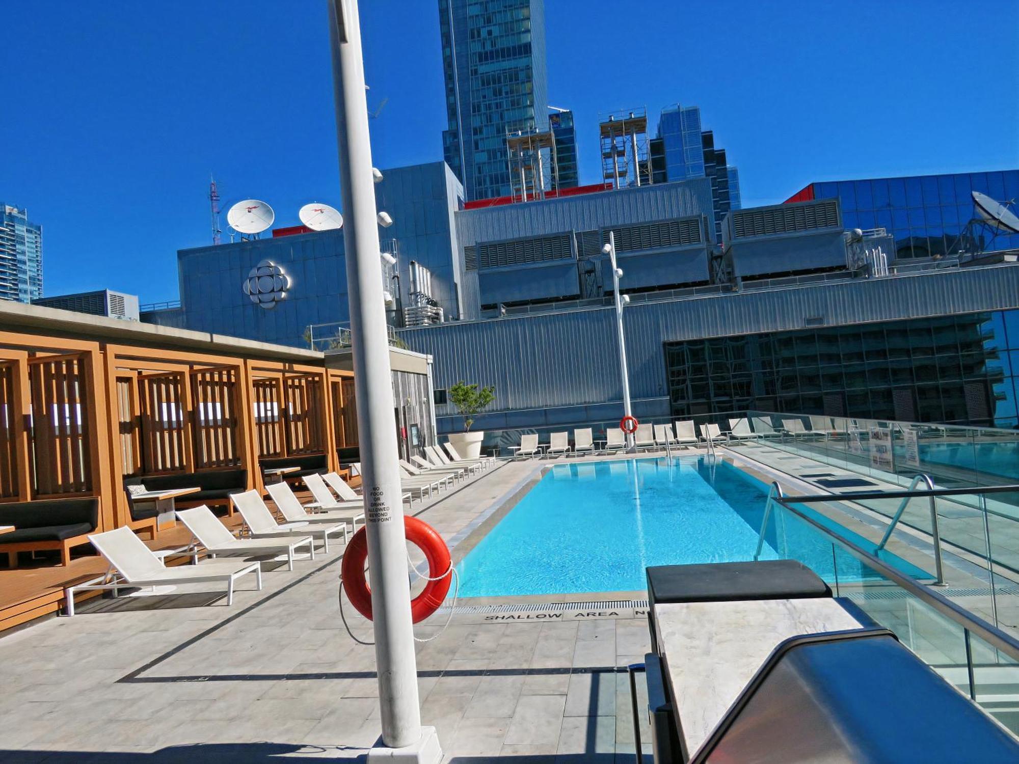 Upscale Suite At Cn Tower, Metro Convention & Rogers Centre Торонто Екстер'єр фото