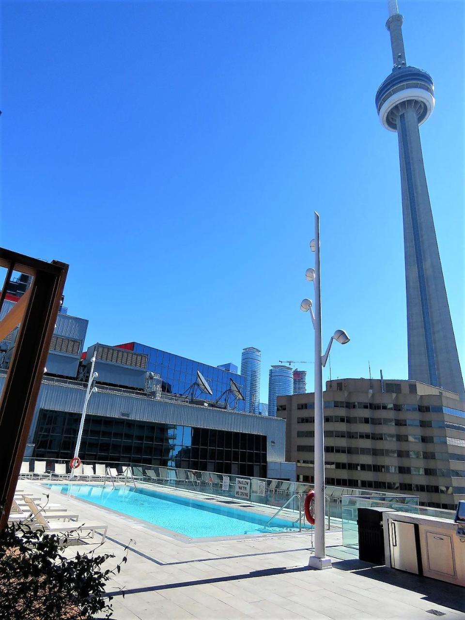 Upscale Suite At Cn Tower, Metro Convention & Rogers Centre Торонто Екстер'єр фото